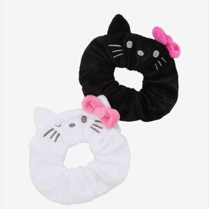 HELLO KITTY ANGEL AND DEVIL SCRUNCHIE SET PLUSH